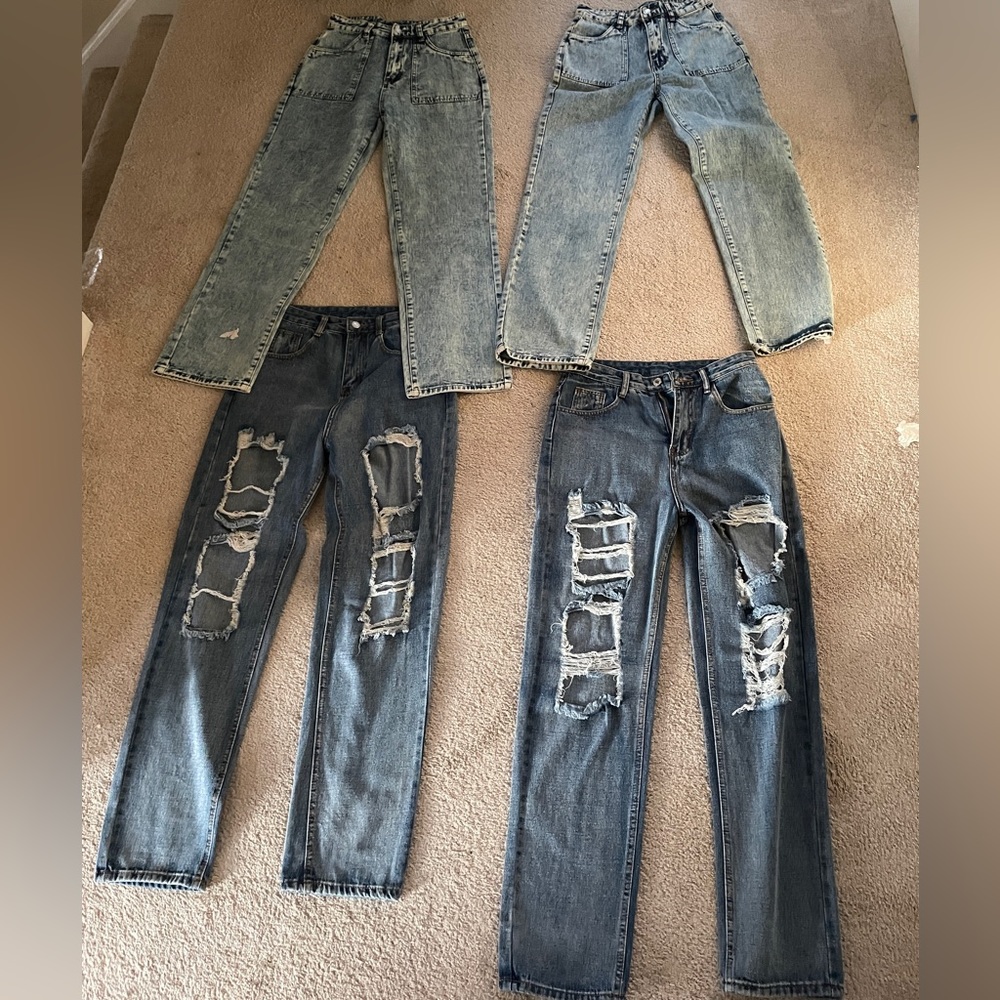 Never worn baggy straight leg jeans - Size 4